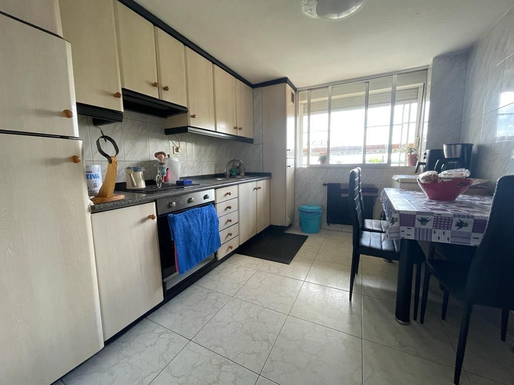 Kitchen of Flat for sale in Lugo Capital  with Heating and Furnished