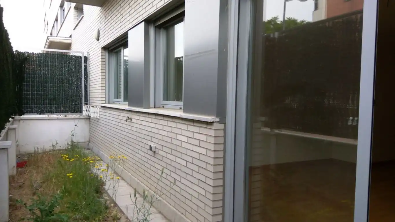 Außenansicht von Wohnung zur Miete in Valladolid mit Heizung, Privatgarten und Terrasse