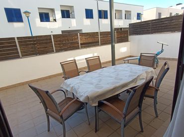 Baixos amb balcó de lloguer a El Pedró