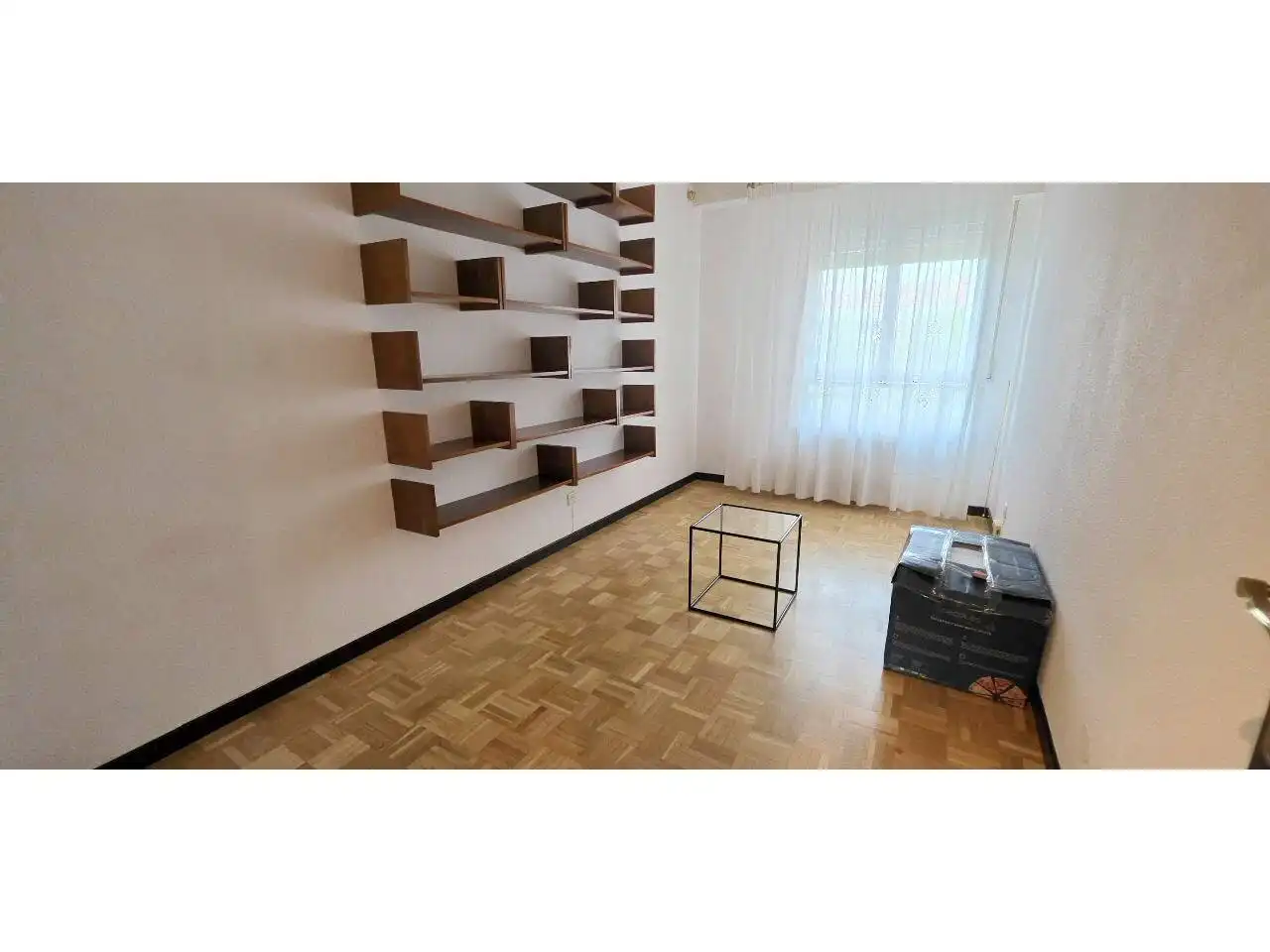 Sala d'estar de Pis de lloguer en  Logroño amb Calefacció, Parquet i Terrassa