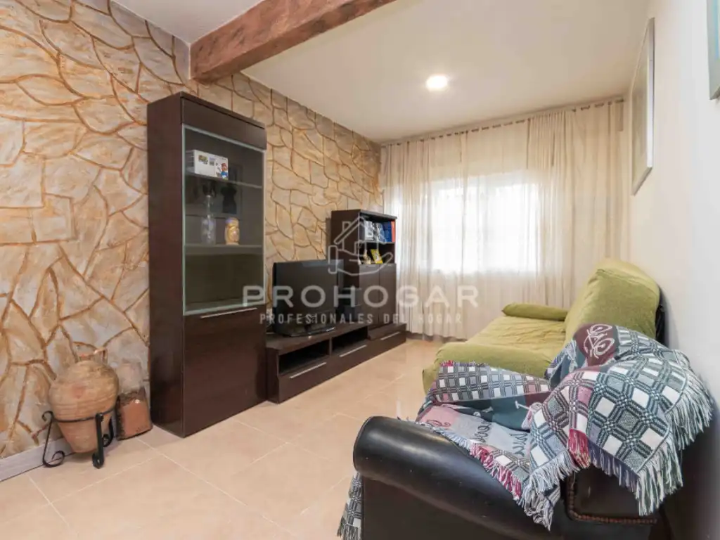 Sala d'estar de Casa adosada en venda en El Vellón amb Forn, Rentadora i Microones
