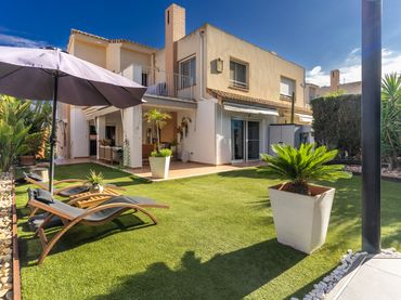 Casa con jardín en venta en Altorreal - El Chorrico
