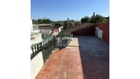 Vista exterior de Casa adosada en venda en Sant Cugat del Vallès