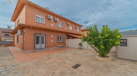 Foto 2 de Casa adosada en venda a Calle de Cubas, Ugena, Toledo