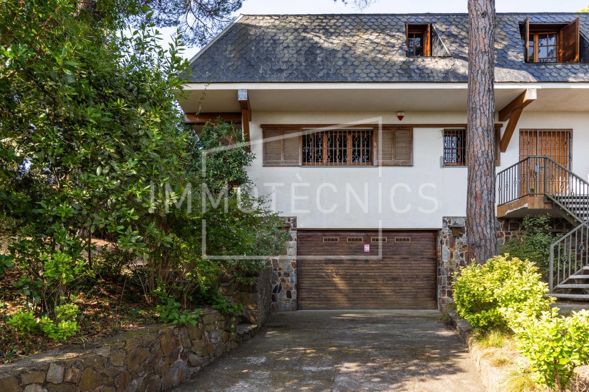 Vista exterior de Casa o chalet en venta en La Roca del Vallès con Jardín privado