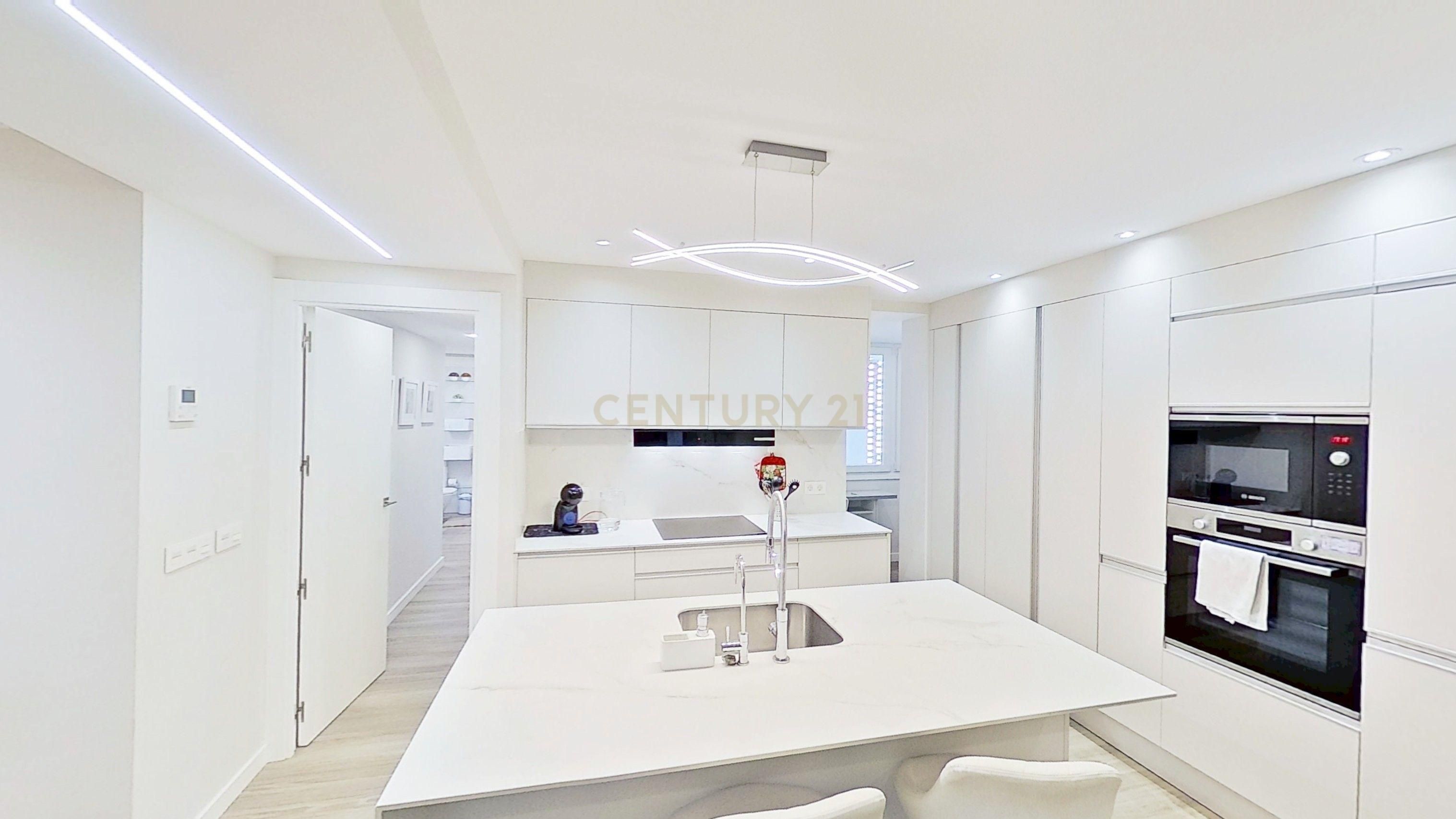 Kitchen of Apartment to rent in Málaga Capital  with Air Conditioner, Oven and Washing machine