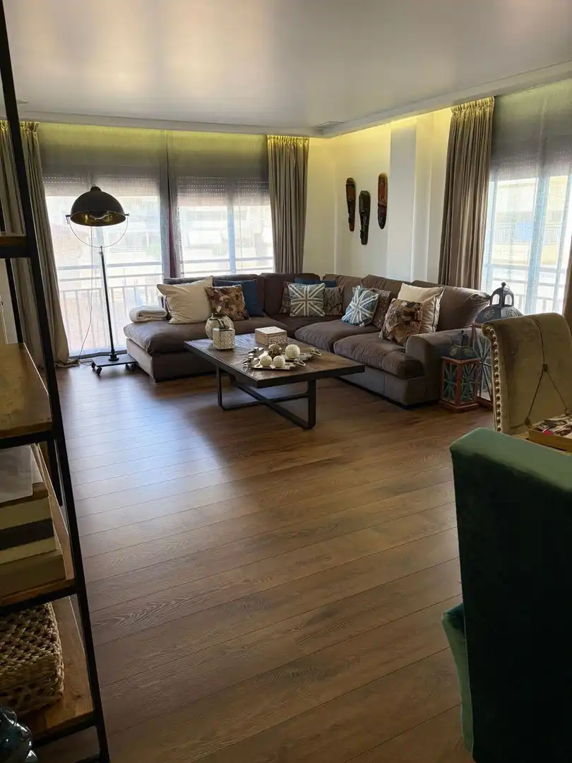 Sala d'estar de Pis en venda en Elche / Elx amb Aire condicionat, Calefacció i Jardí privat