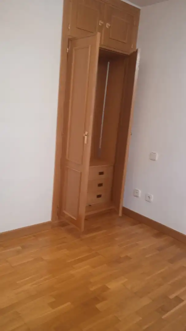 Dormitori de Dúplex en venda en Segovia amb Calefacció, Parquet i Terrassa