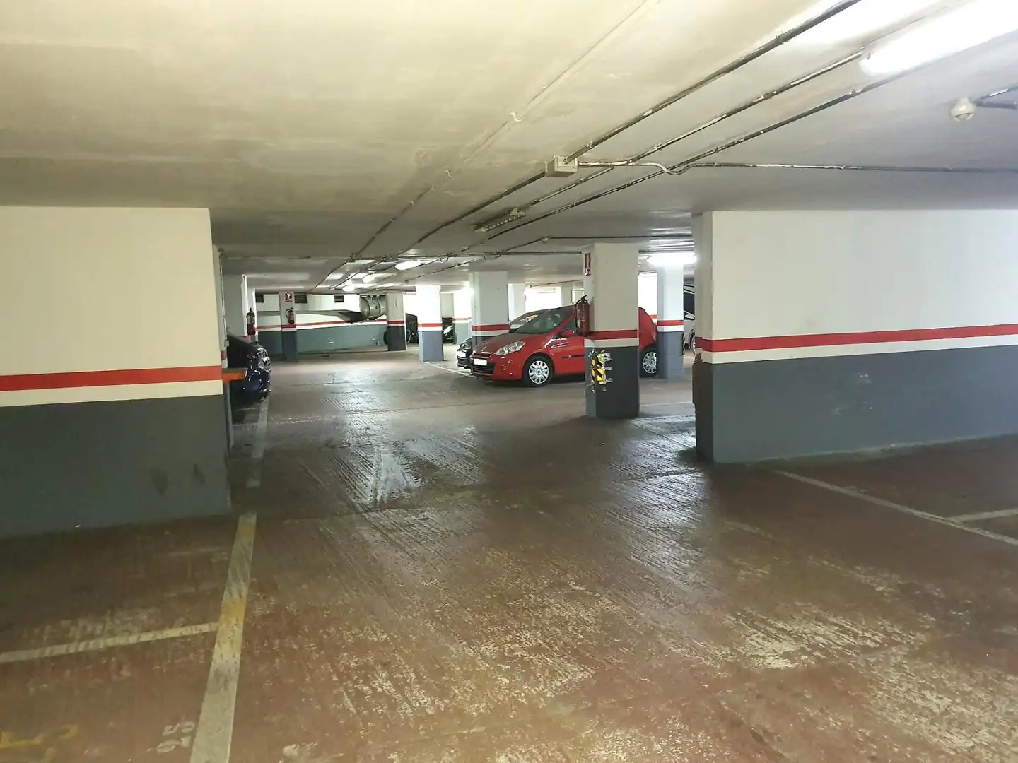Garage for rent in Carrer Carrer de Rocafort, La Nova Esquerra de l'Eixample
