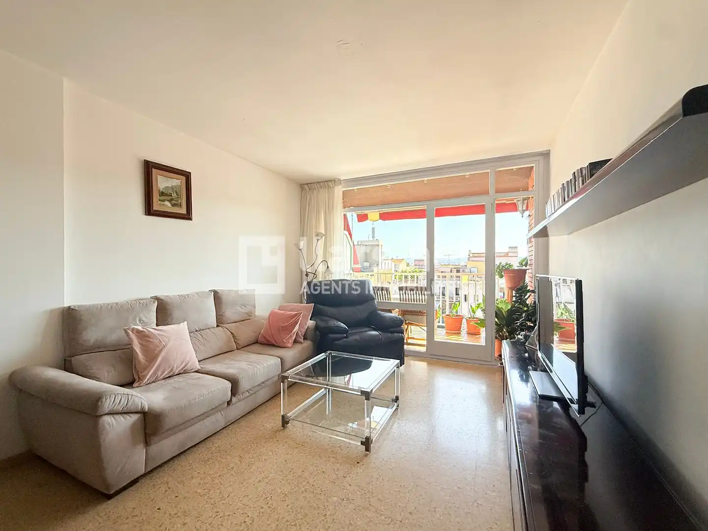 Sala d'estar de Pis en venda en Vilanova i la Geltrú amb Aire condicionat i Terrassa