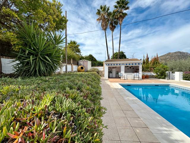 Casa-chalet en Venta en Lora de Estepa