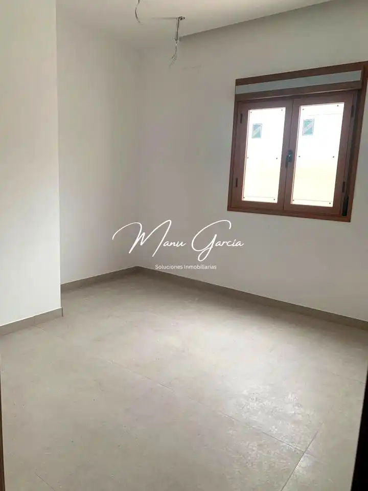 Jardín de Casa adosada en venta en Lucena con Aire acondicionado, Calefacción y Jardín privado