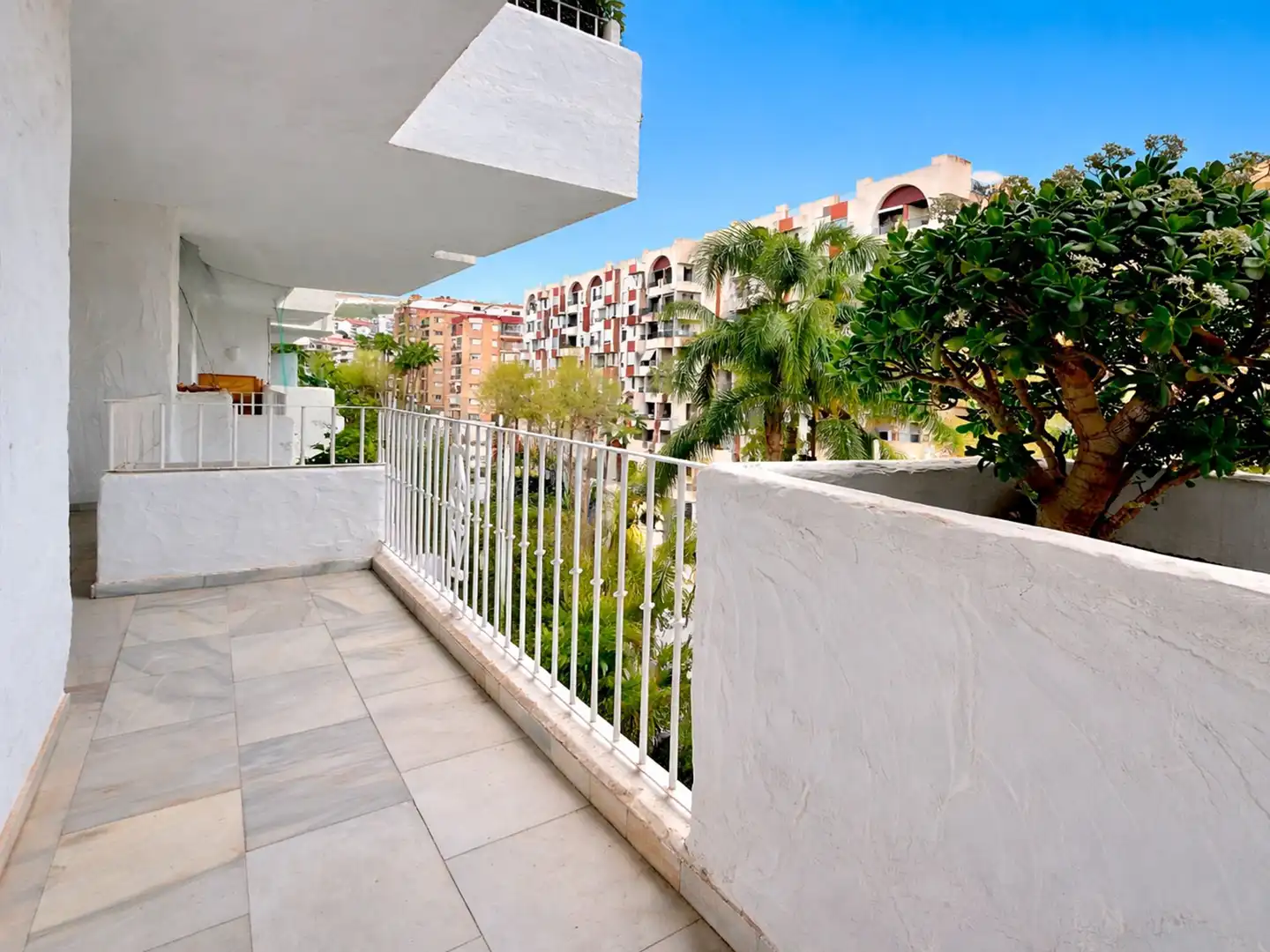 Terrasse von Wohnungen zum Verkauf in Almuñécar mit Terrasse und Möbliert