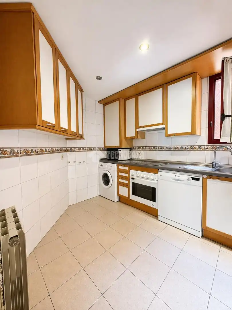Kitchen of Flat for rent in Madrid  with Air Conditioner and Heating