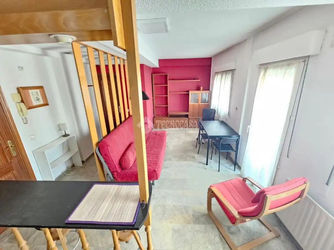 Schlafzimmer von Dachboden zum Verkauf in Madrid mit Heizung, Terrasse und Balkon