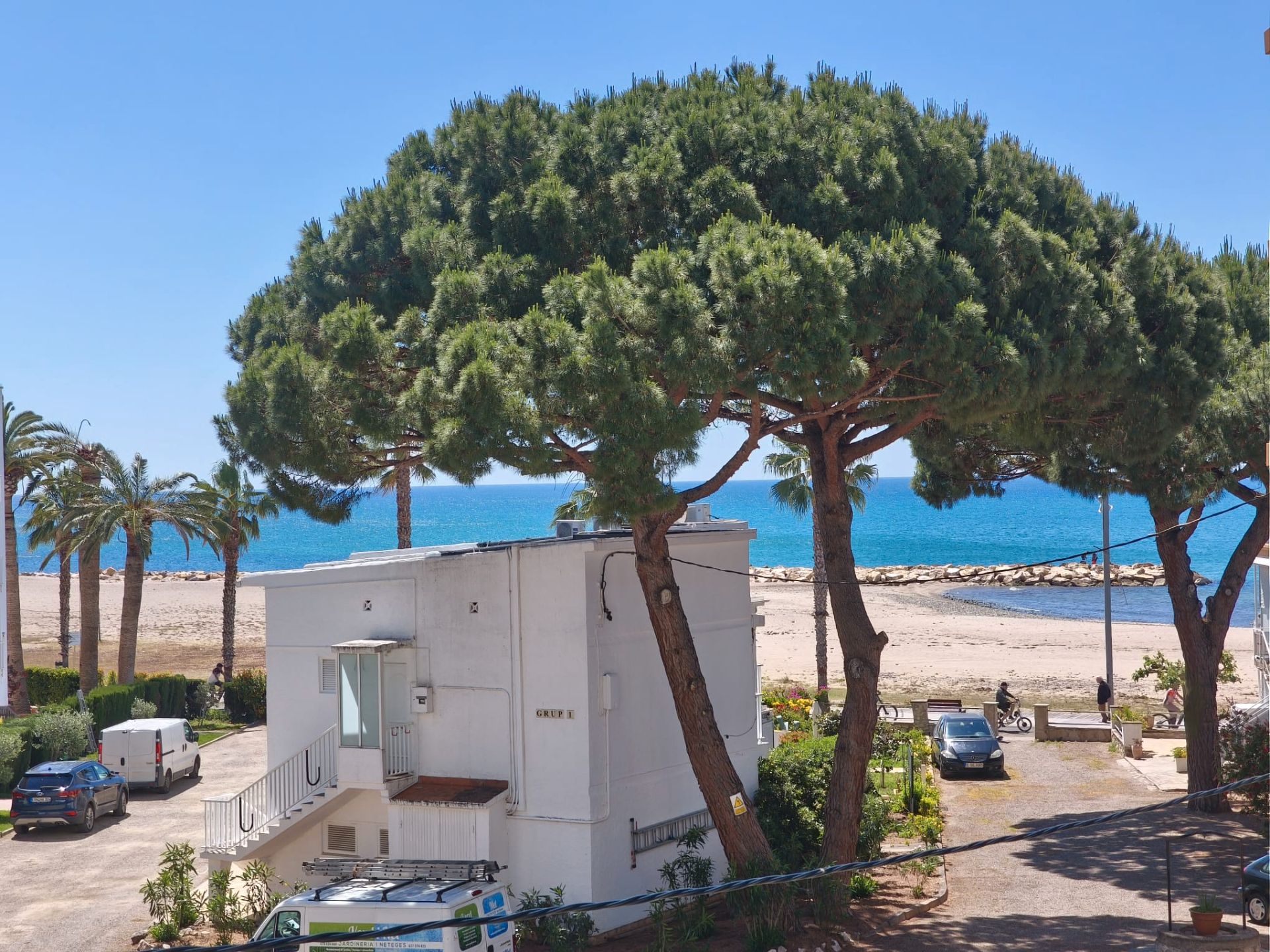 Vista exterior de Apartamento en venta en Cambrils con Terraza, Amueblado y Horno