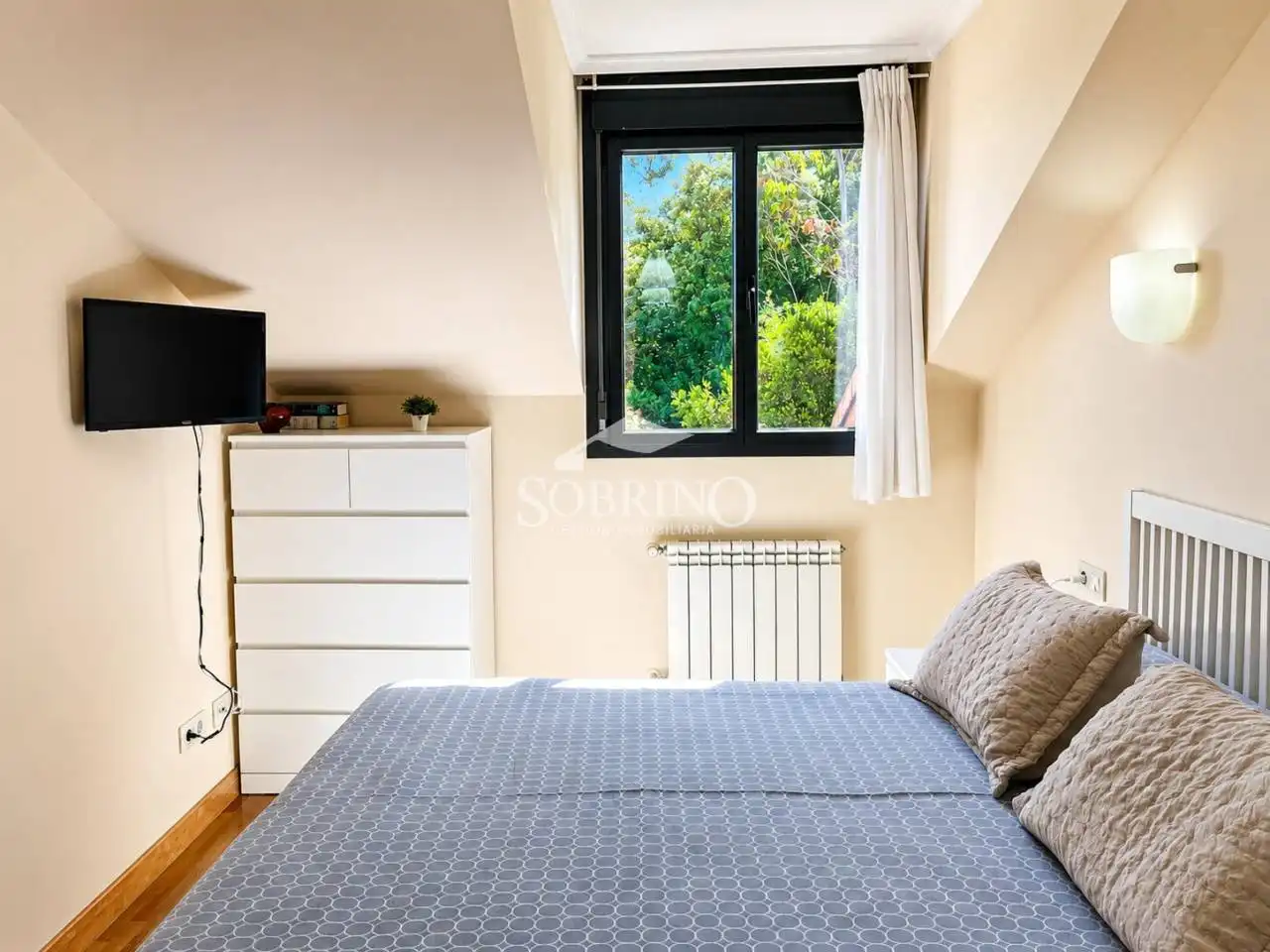 Bedroom of Flat for sale in Llanes  with Heating, Furnished and Alarm