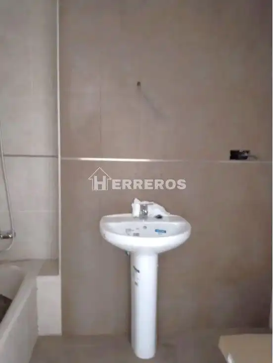 Piso con ascensor en venta en Lardero, imagen 4