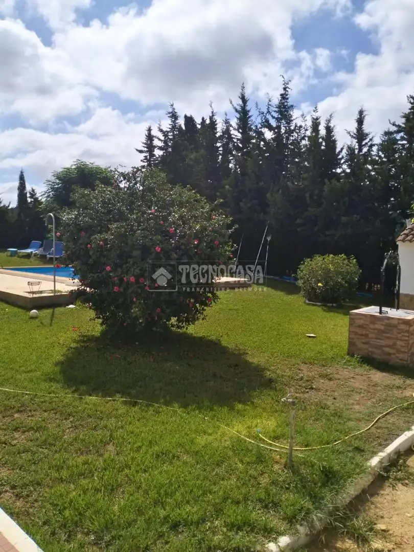 Country homes for sale in Chiclana de la Frontera  with Furnished