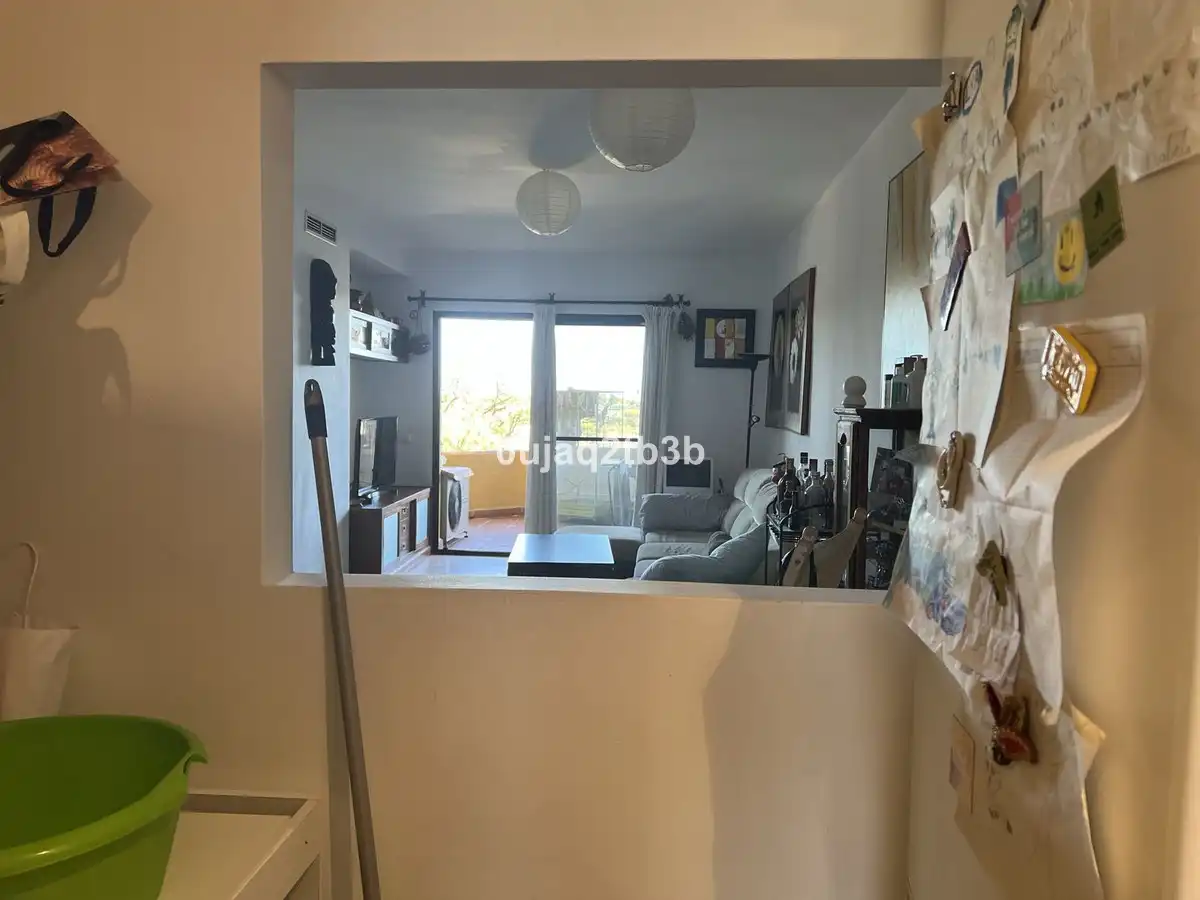 Dormitori de Apartament en venda en Estepona amb Aire condicionat, Terrassa i Piscina comunitària
