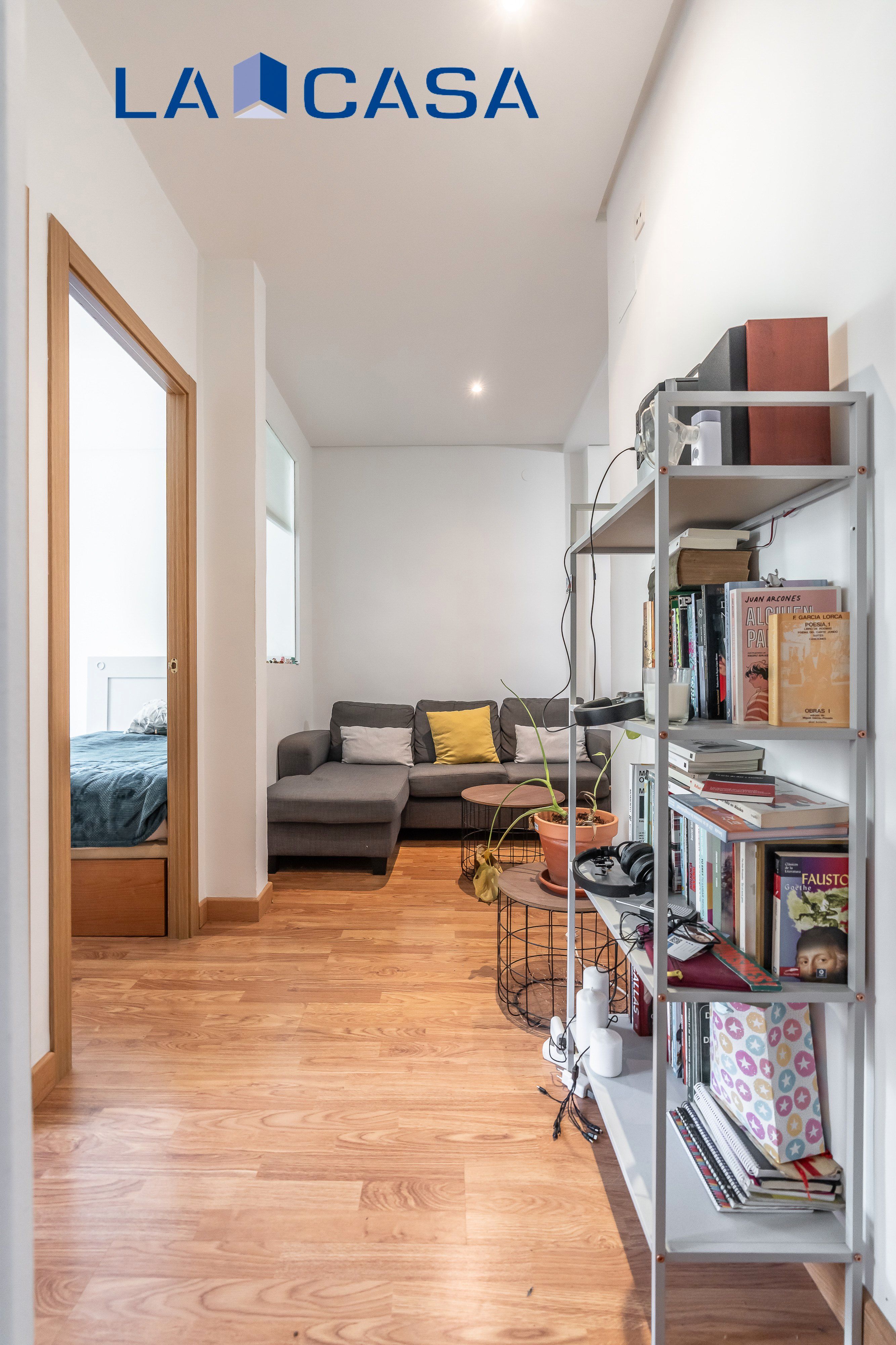 Living room of Flat for sale in  Madrid Capital