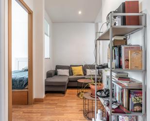Sala d'estar de Pis en venda en  Madrid Capital