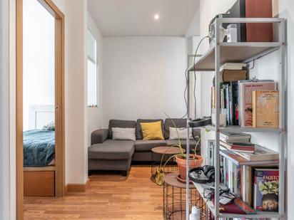 Living room of Flat for sale in  Madrid Capital