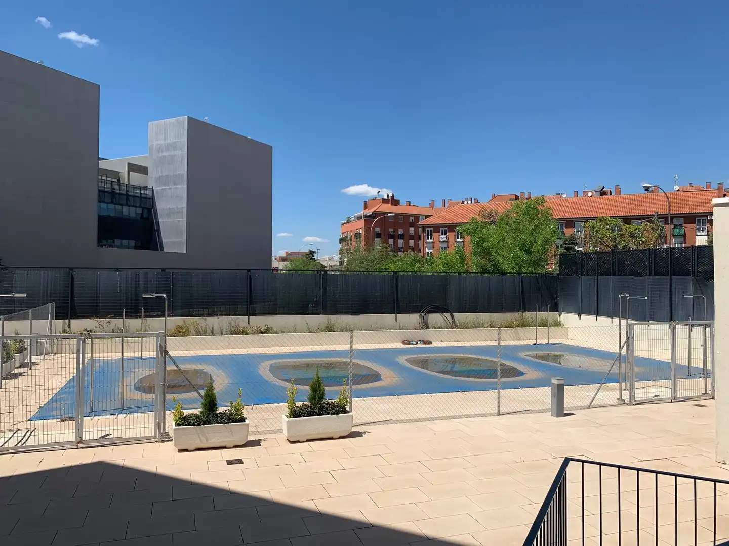 Swimming pool of Flat for rent in Madrid  with Air Conditioner, Heating and Terrace
