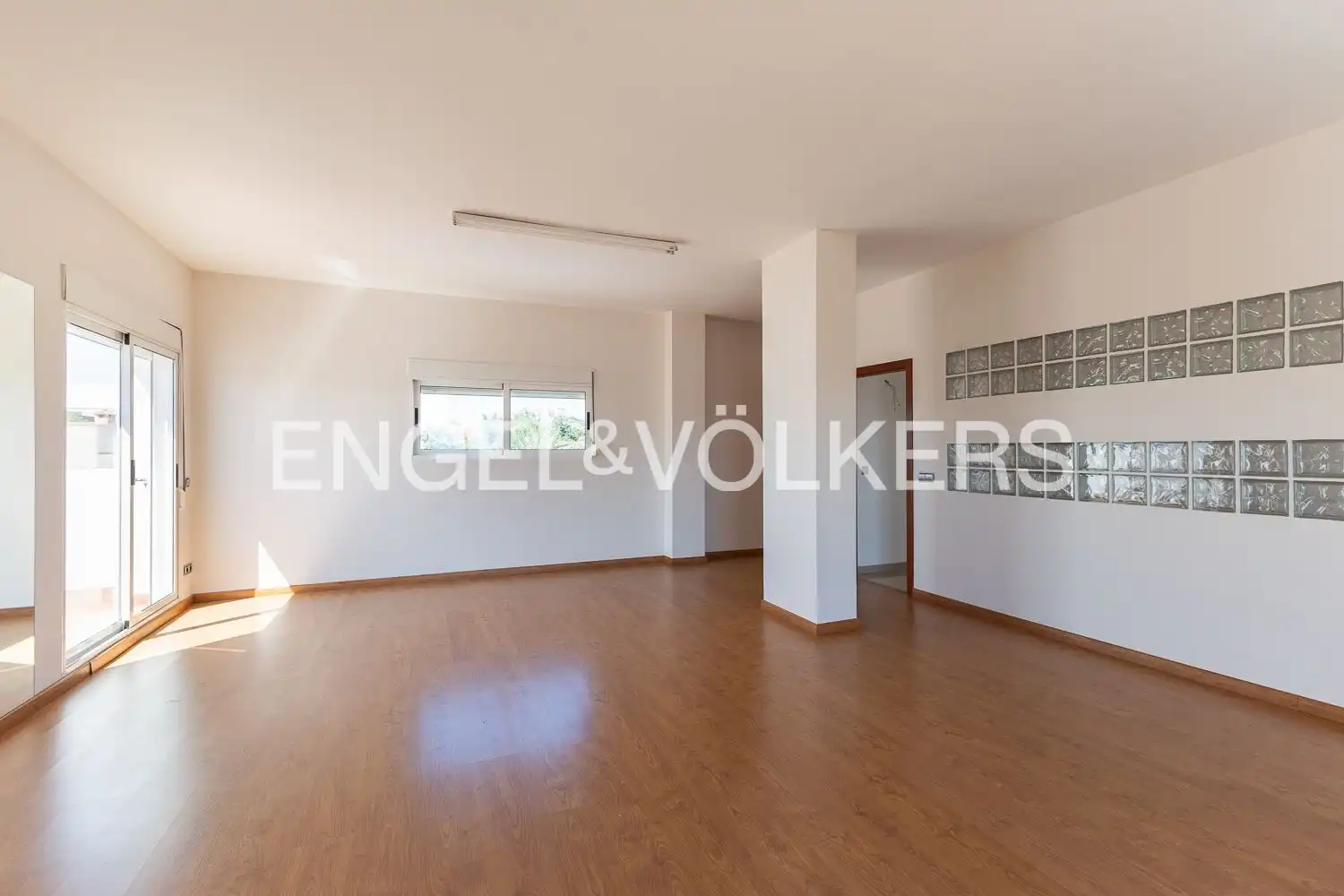 Houses for sale in Villanueva de Castellón  with Air Conditioner, Heating and Terrace