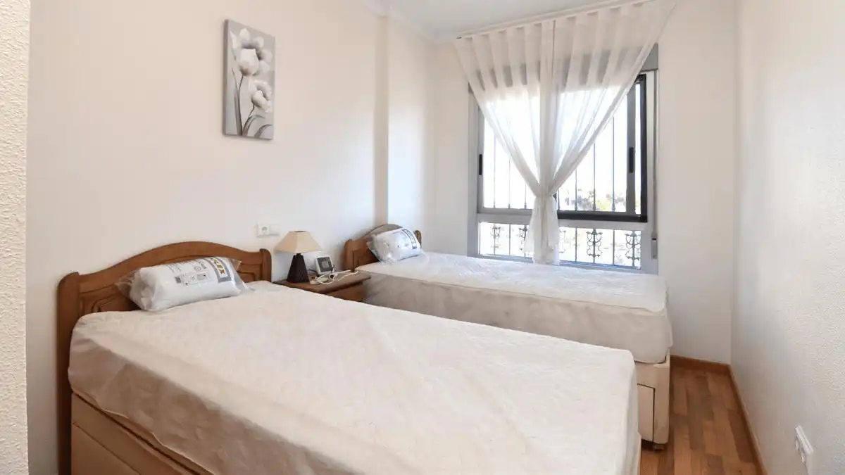 Dormitori de Casa o xalet en venda en Daya Vieja amb Aire condicionat, Jardí privat i Terrassa