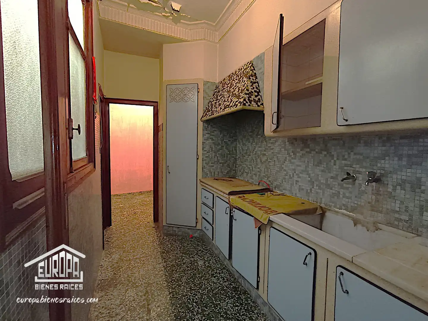 Küche von Einfamilien-Reihenhaus zum Verkauf in Massanassa mit Terrasse und Gemeinschaftspool