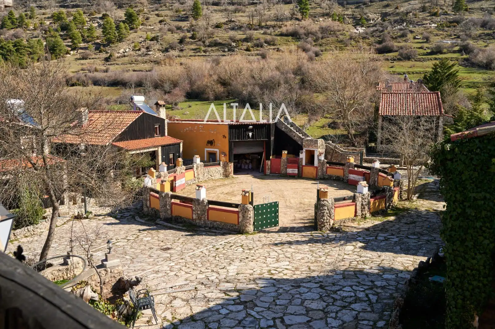 Buildings for sale in Las Majadas  