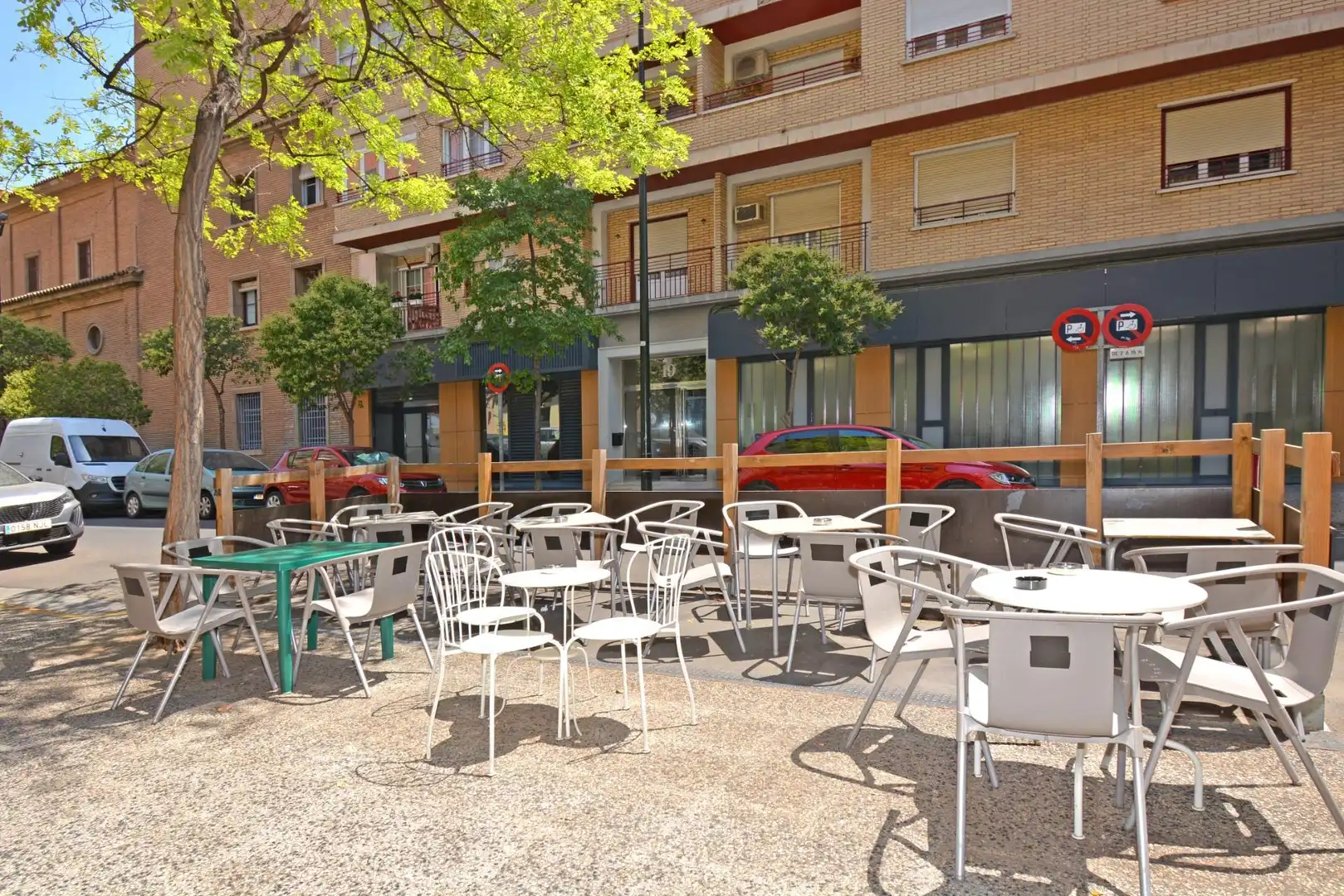 Terrassa de Local de lloguer en Zaragoza amb Aire condicionat i Moblat