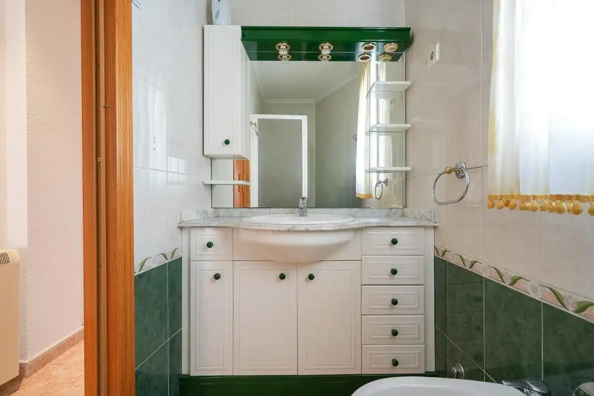 Bathroom of Flat for sale in Illescas  with Air Conditioner, Heating and Furnished