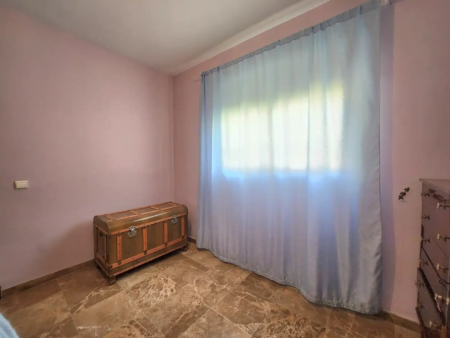 Schlafzimmer von Einfamilien-Reihenhaus zum Verkauf in Alcalá de Guadaira mit Klimaanlage, Terrasse und Abstellraum
