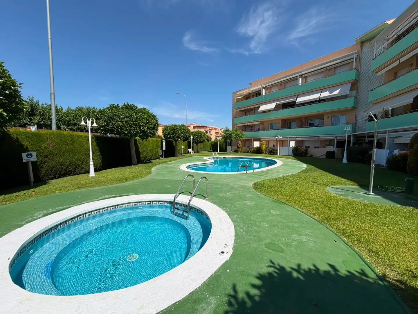 Piscina de Pis en venda en La Pobla de Montornès   amb Calefacció, Terrassa i Piscina comunitària