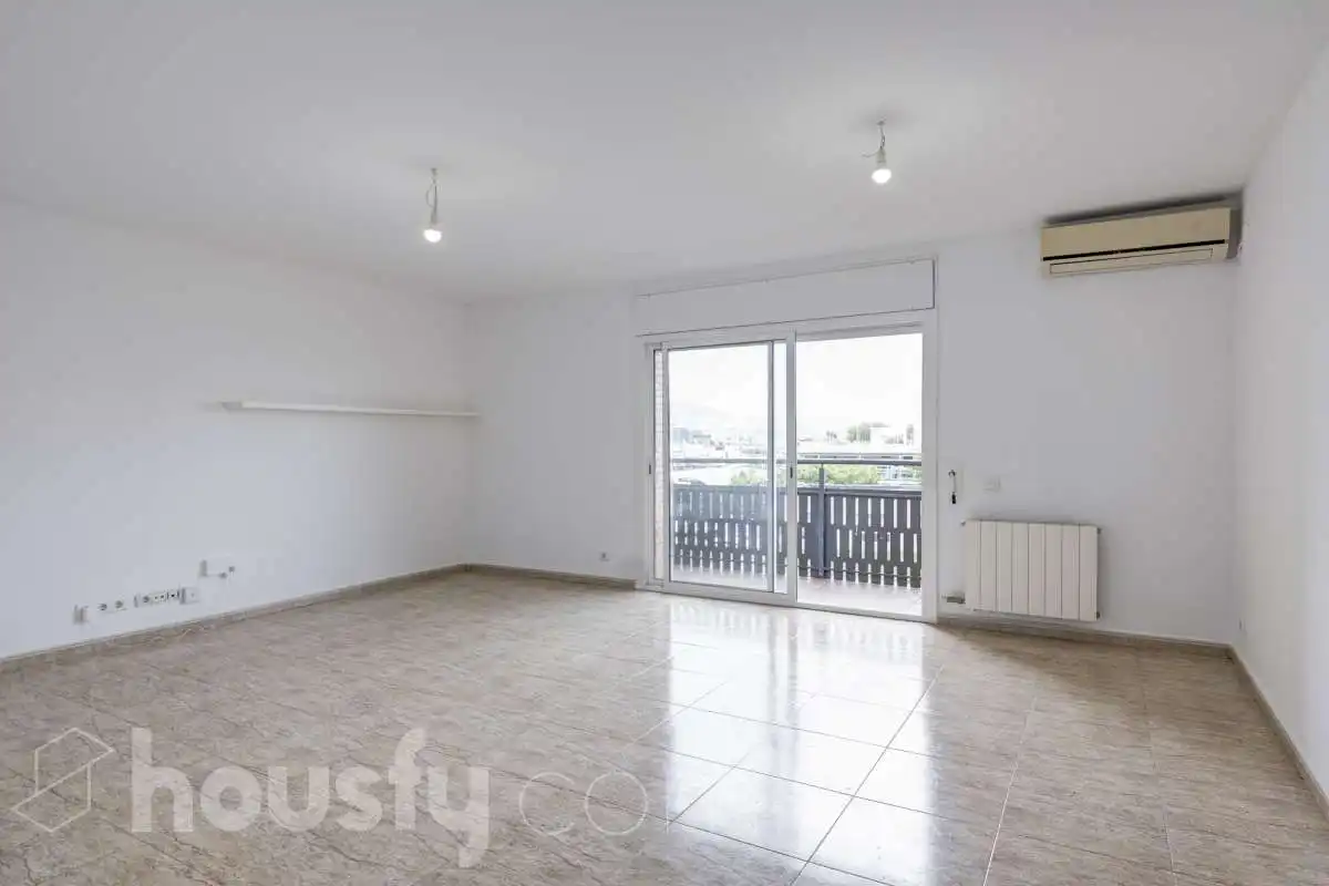 Sala de estar de Piso en venta en Pineda de Mar con Aire acondicionado, Terraza y Balcón