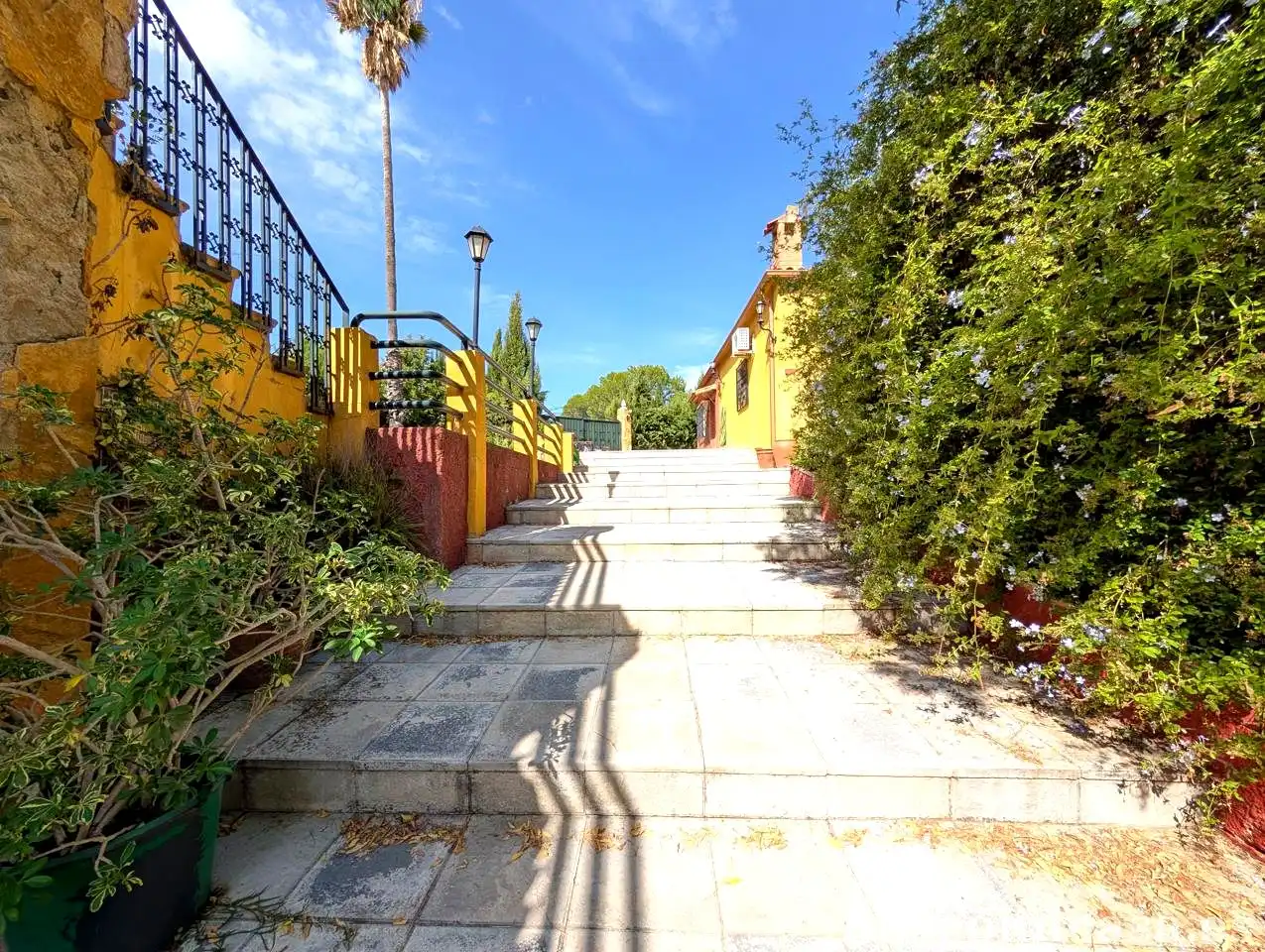 Vista exterior de Finca rústica en venda en Linares amb Aire condicionat, Jardí privat i Terrassa