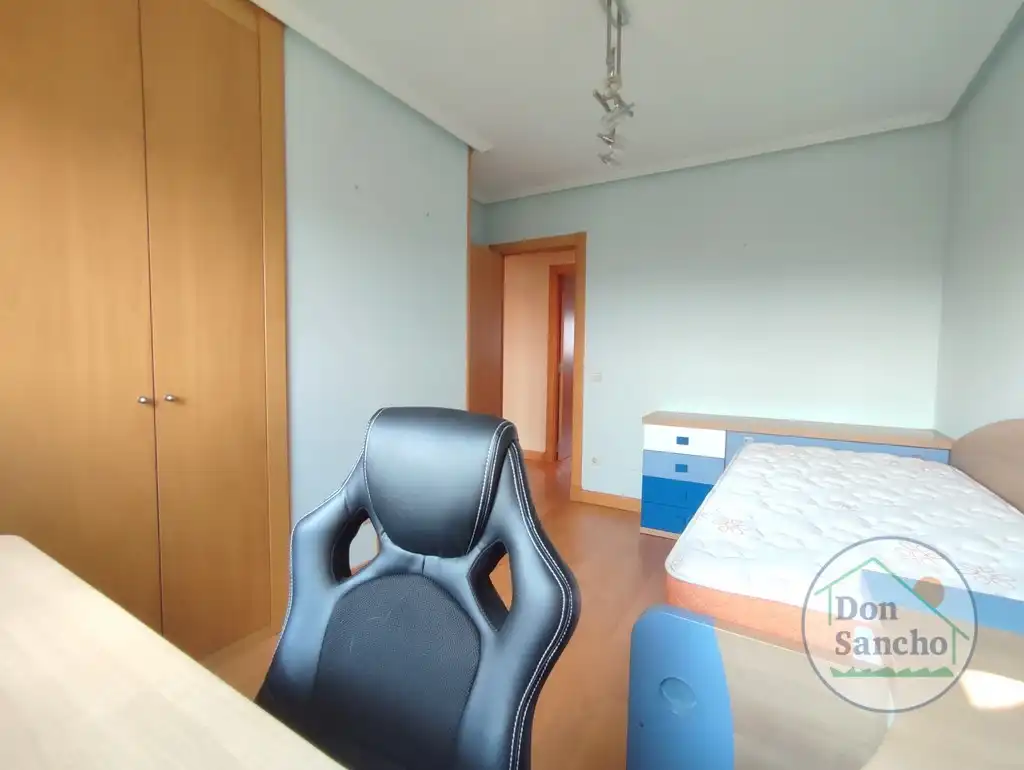 Bedroom of Attic for sale in Valladolid  with Air Conditioner, Heating and Terrace