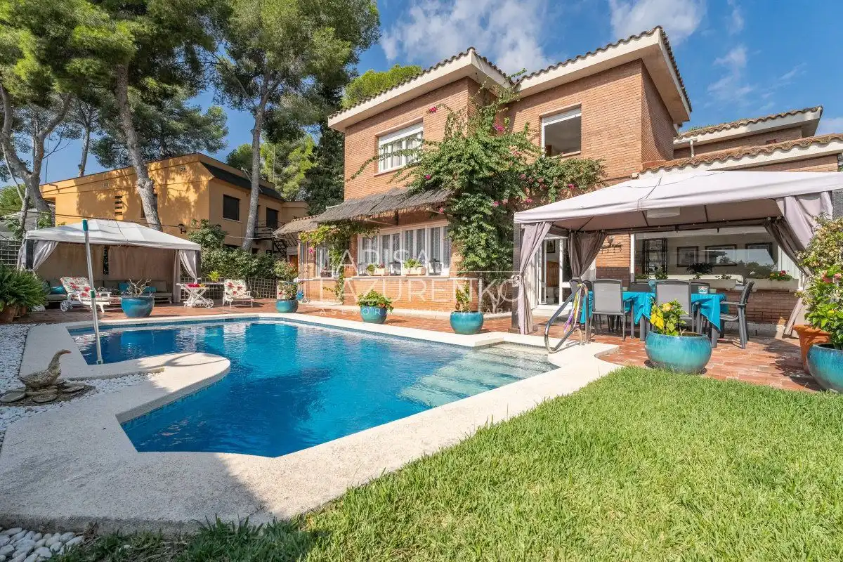 Jardí de Casa o xalet en venda en Tarragona amb Aire condicionat, Calefacció i Jardí privat