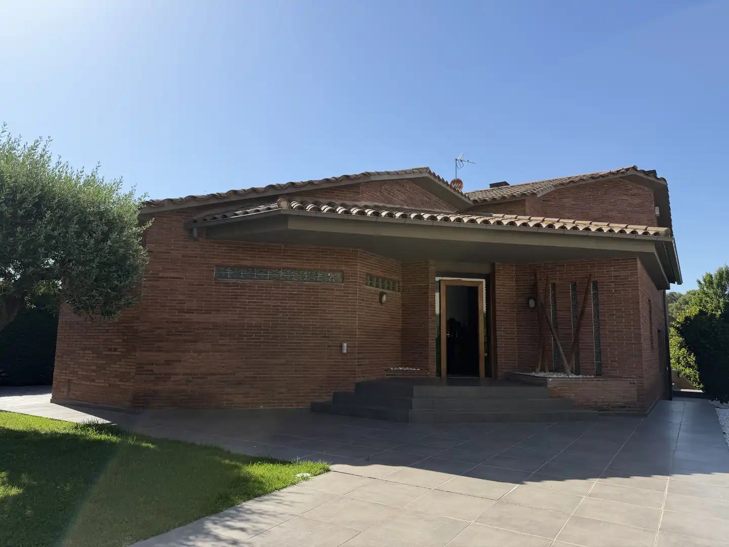 Vista exterior de Casa o xalet en venda en La Garriga amb Calefacció, Jardí privat i Parquet