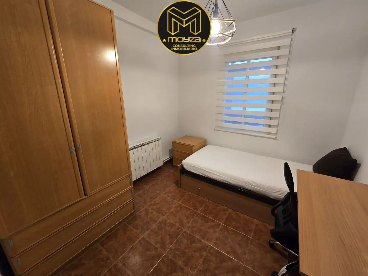 Schlafzimmer von Wohnung zur Miete in Jaén mit Klimaanlage, Heizung und Balkon