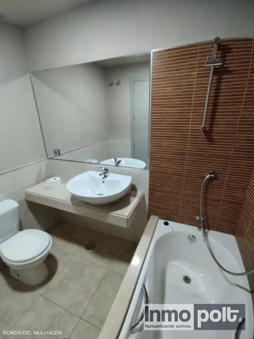 Badezimmer von Wohnung zur Miete in Vera mit Klimaanlage, Heizung und Privatgarten