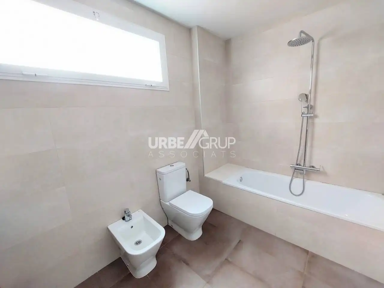Baño de Piso en venta en Terrassa con Calefacción, Parquet y Terraza