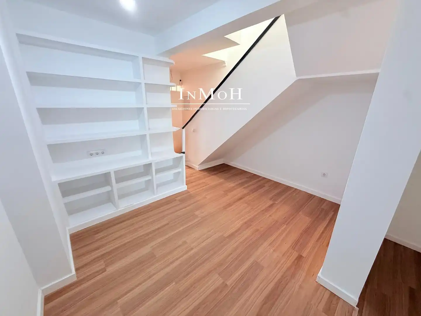 Casa adosada en venta en San Fernando con Balcón y Alarma