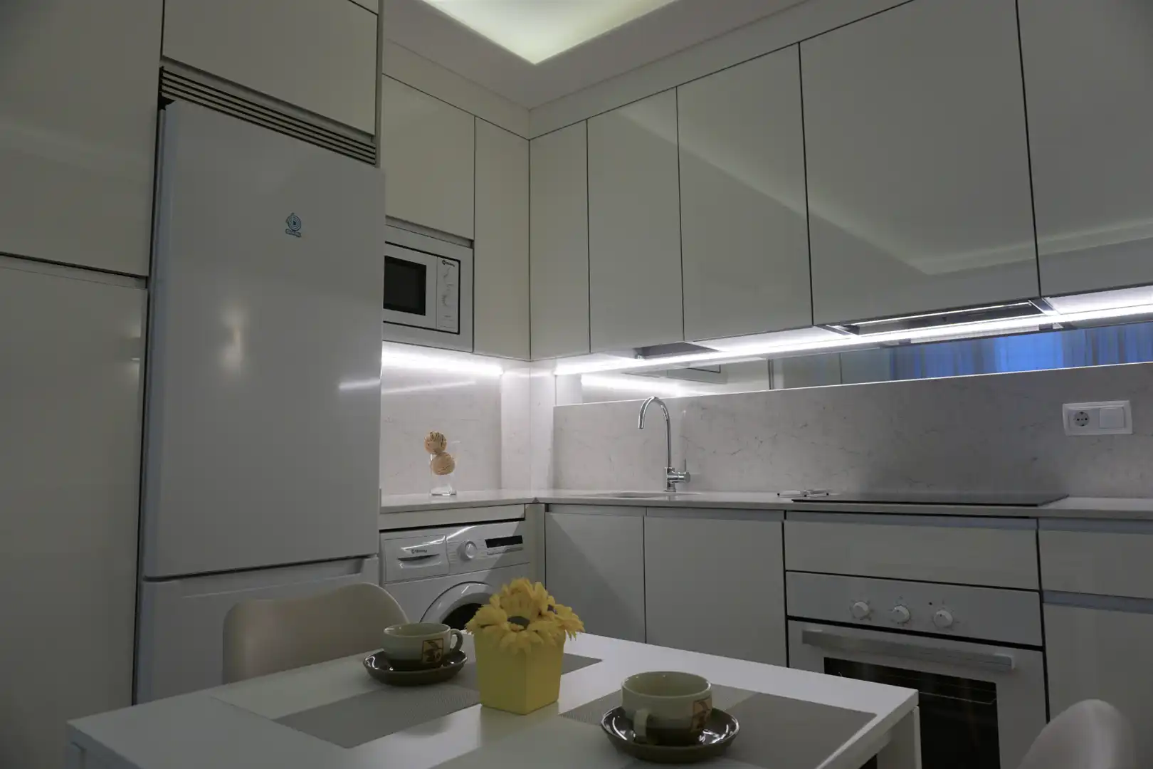 Cuina de Apartament de lloguer en Madrid amb Calefacció i Moblat