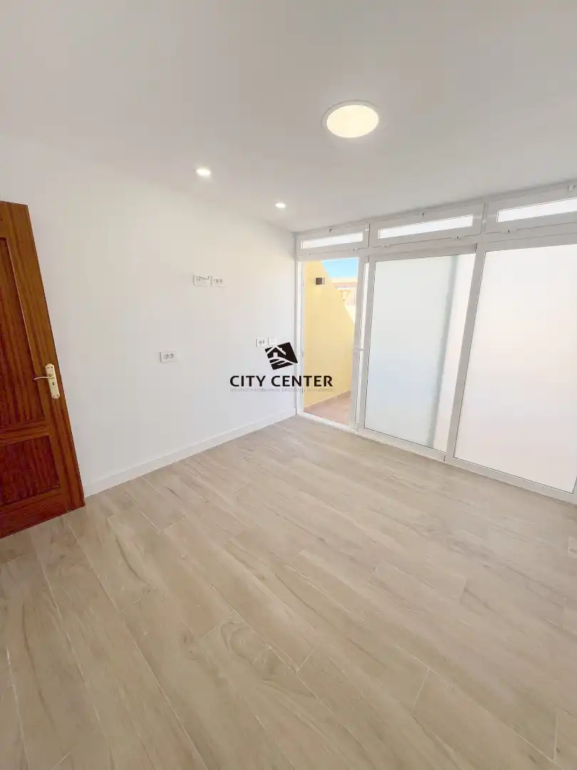 Casa adosada en venta en Arona con Terraza y Balcón
