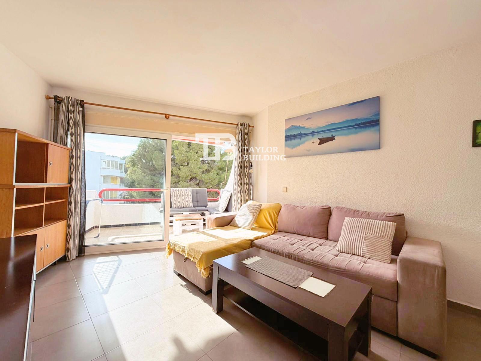 Vista exterior de Piso en venta en Calvià con Parquet, Terraza y Amueblado