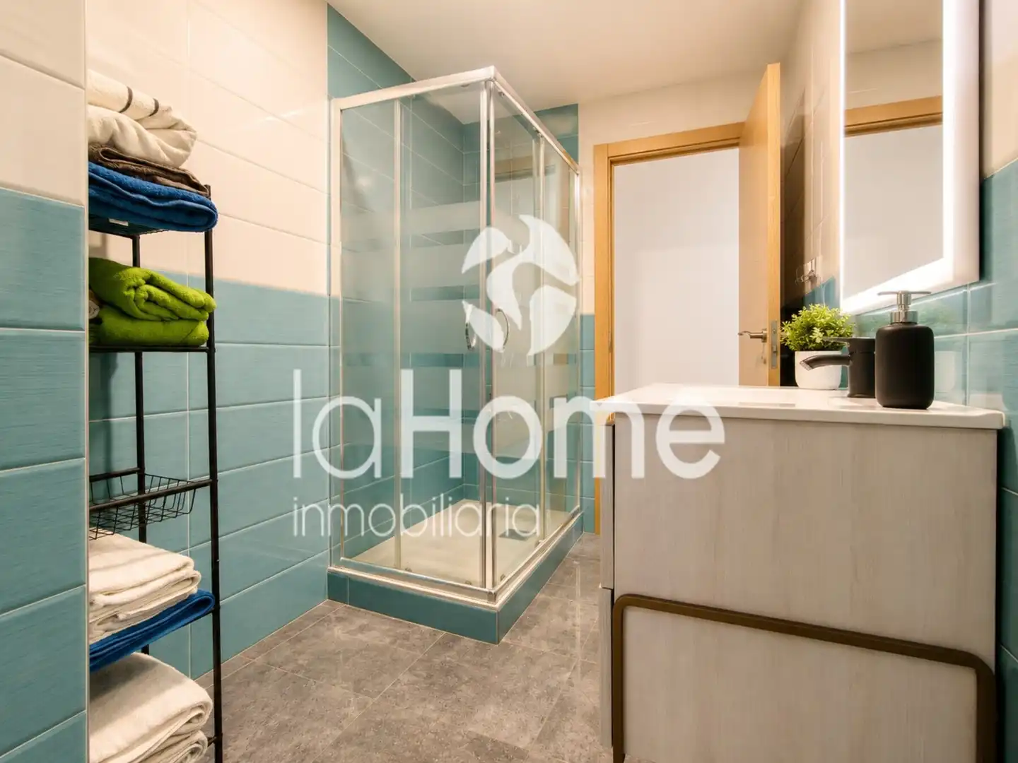 Bathroom of Flat for sale in Llíria  with Terrace, Furnished and Oven