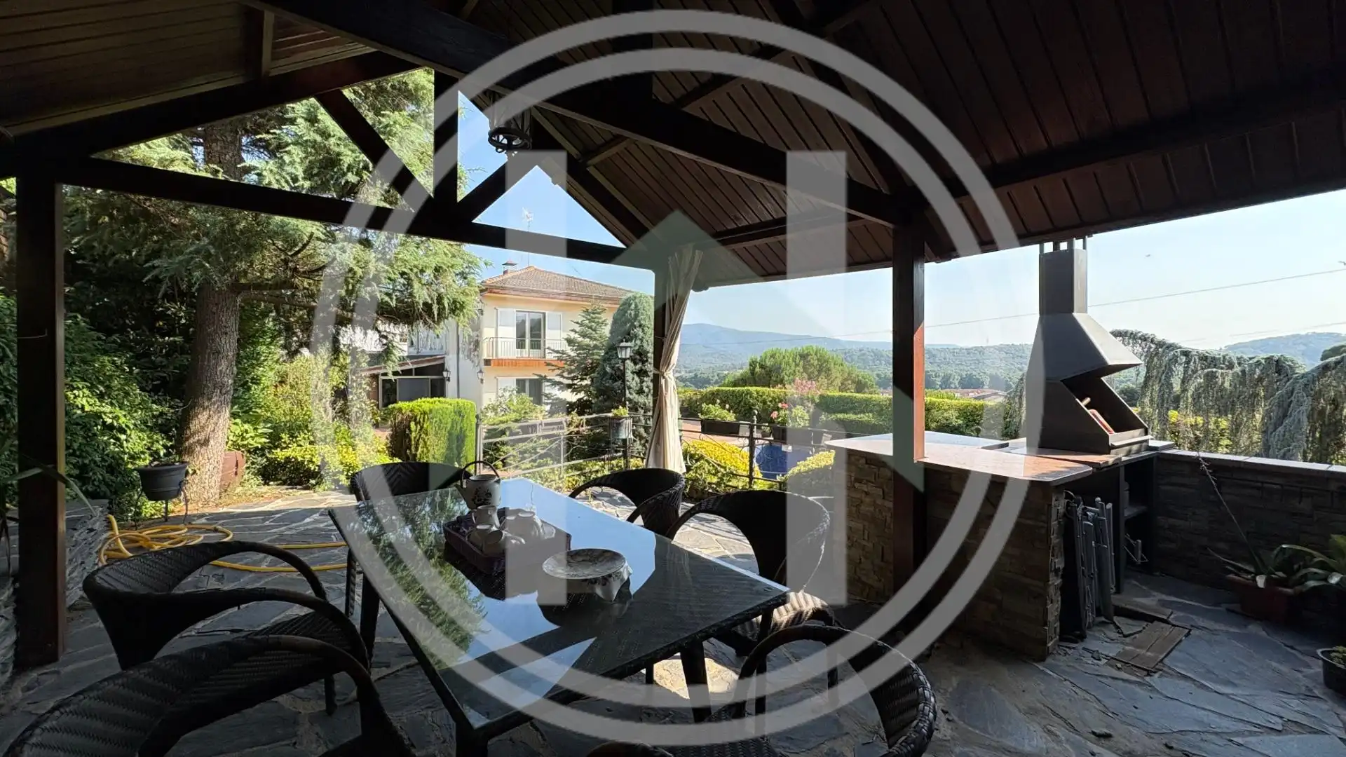 Casa con terrazza in vendita a Calle ARIBAU
